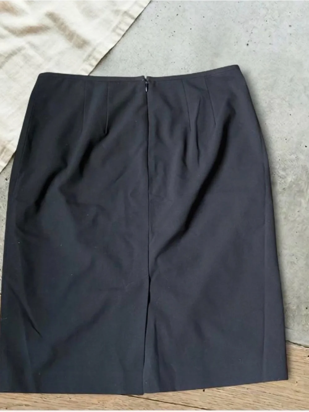 Calvin Klein Black Lined Back Slit Professional Pencil Skirt Size 10